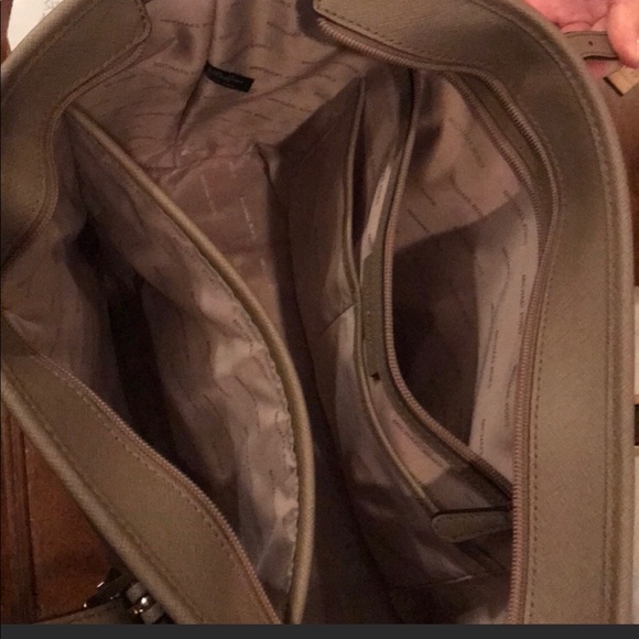 MK tote tan - Picture 2 of 2